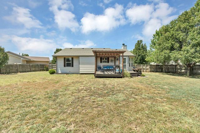 1730 E Winterset Circle, Wichita, KS 67052