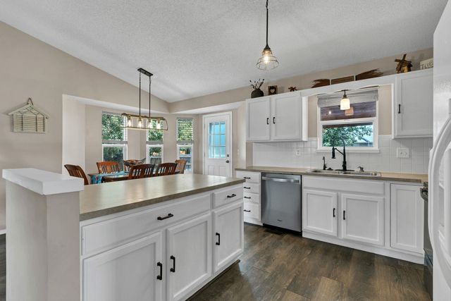 1730 E Winterset Circle, Wichita, KS 67052