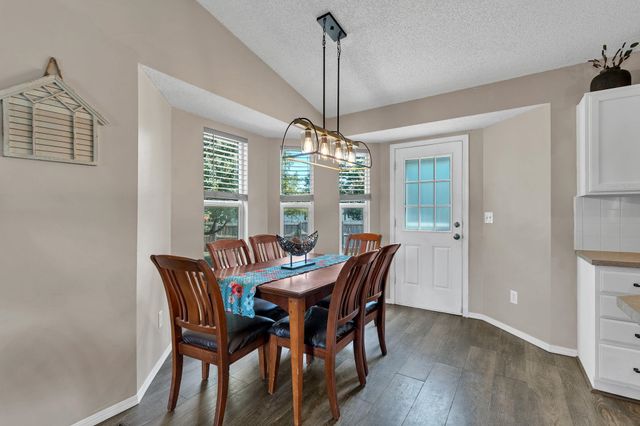 1730 E Winterset Circle, Wichita, KS 67052