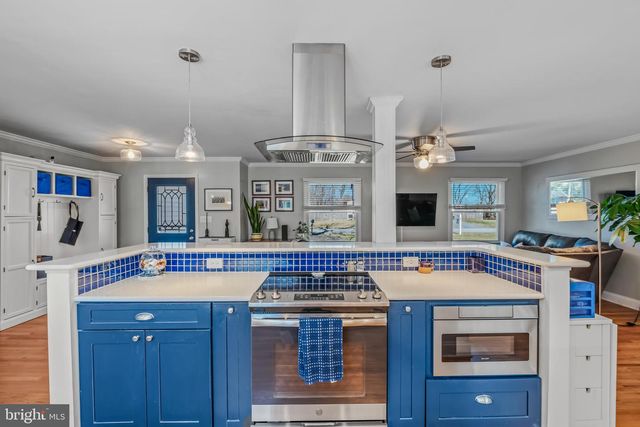 222 HAWICK RD, Inwood, WV 25428