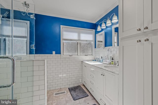 222 HAWICK RD, Inwood, WV 25428