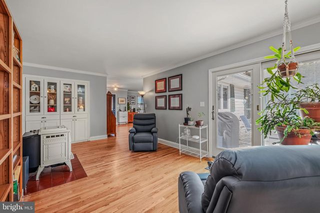 222 HAWICK RD, Inwood, WV 25428