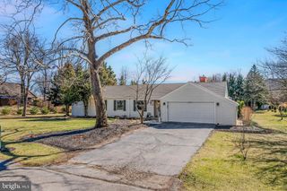 222 HAWICK RD, Inwood, WV 25428