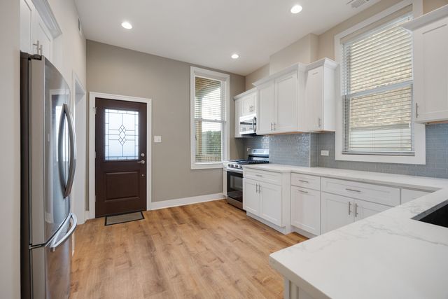 1446 W Lexington Street, Chicago, IL 60607