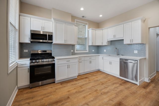 1446 W Lexington Street, Chicago, IL 60607