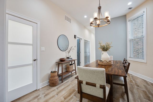 1446 W Lexington Street, Chicago, IL 60607