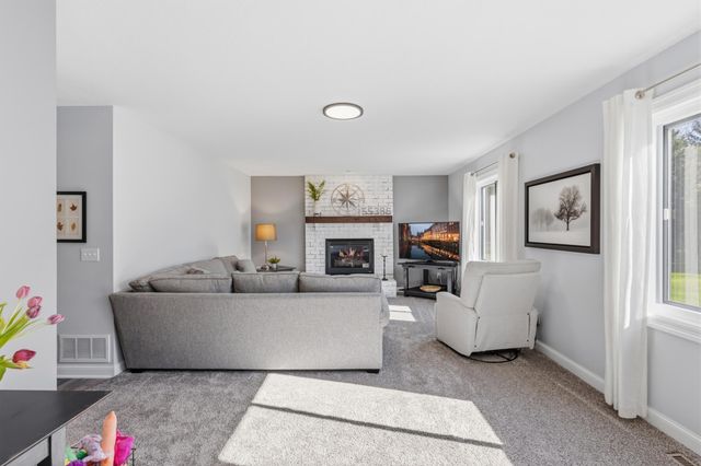 8375 Narcissus Street, Victoria, MN 55386
