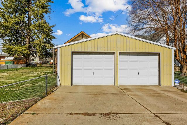 2002 E Dalton Ave, Spokane, WA 99207