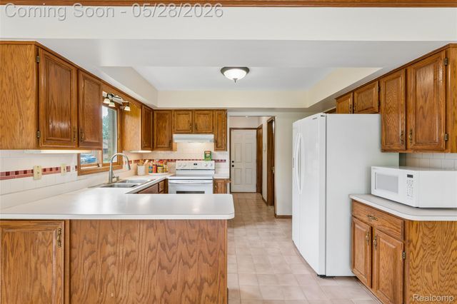 3583 Yardly Court, Sterling Heights, MI 48310