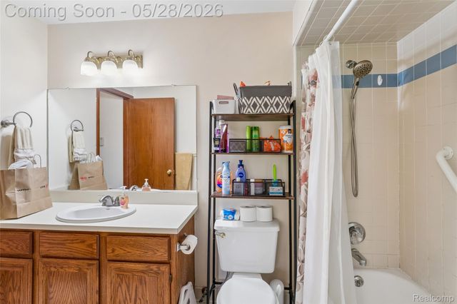 3583 Yardly Court, Sterling Heights, MI 48310