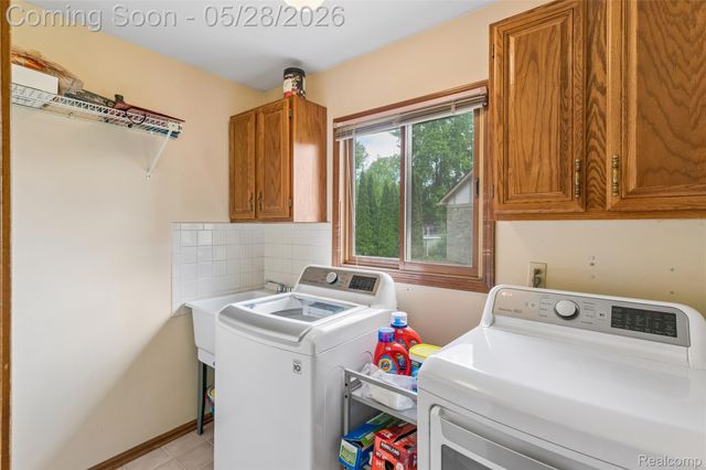 3583 Yardly Court, Sterling Heights, MI 48310