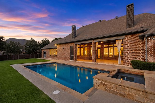 2042 Miracle Point Drive, Southlake, TX 76092