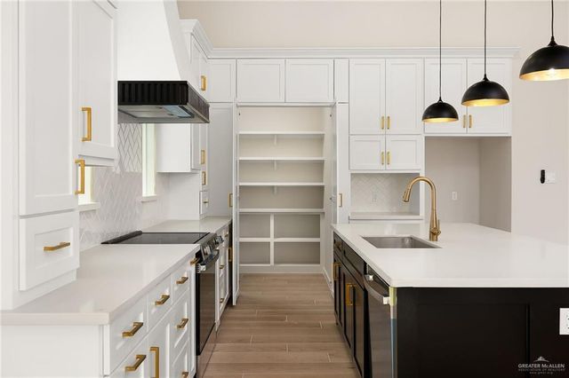 3921 Zenker Avenue, Mcallen, TX 78504