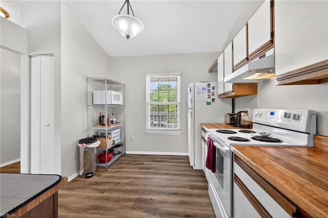 2135 Retreat CT, Virginia Beach, VA 23454