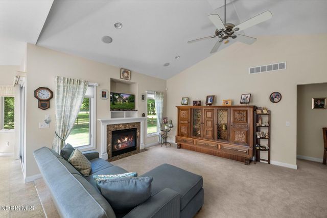 8339 Sycamore Woods Lane, Holland, OH 43528