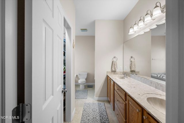 8339 Sycamore Woods Lane, Holland, OH 43528