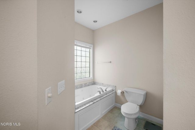 8339 Sycamore Woods Lane, Holland, OH 43528