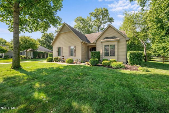 8339 Sycamore Woods Lane, Holland, OH 43528