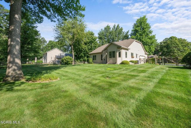 8339 Sycamore Woods Lane, Holland, OH 43528