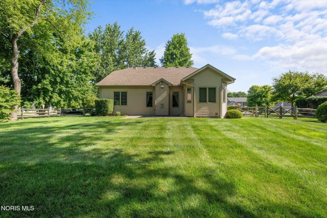 8339 Sycamore Woods Lane, Holland, OH 43528