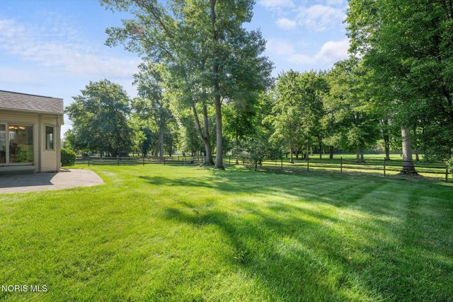 8339 Sycamore Woods Lane, Holland, OH 43528