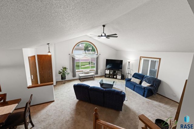 4709 E Alpine Cir Circle, Sioux Falls, SD 57110