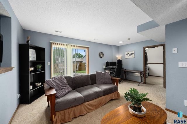 4709 E Alpine Cir Circle, Sioux Falls, SD 57110