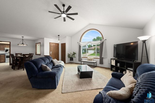4709 E Alpine Cir Circle, Sioux Falls, SD 57110