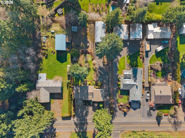 15916 S HENRICI Rd, Oregon City, OR 97045