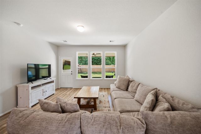 9985 Mountain Lion Lane, Magnolia, TX 77354