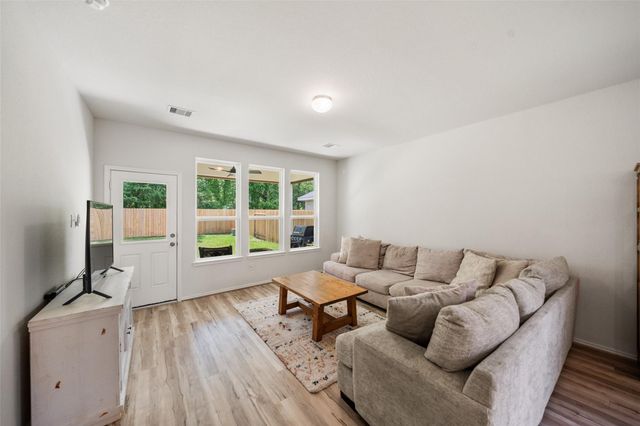 9985 Mountain Lion Lane, Magnolia, TX 77354