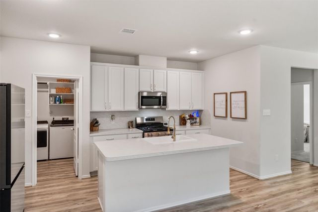 9985 Mountain Lion Lane, Magnolia, TX 77354