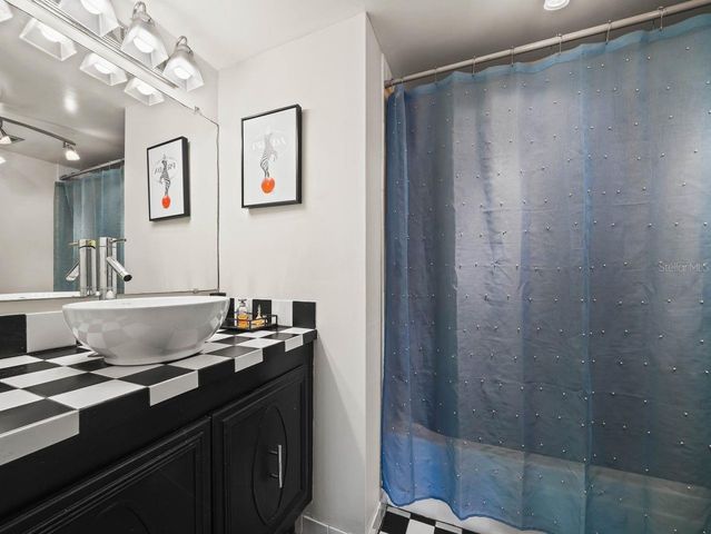 1130 N LAKE PARKER AVENUE A201, Lakeland, FL 33805