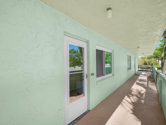 1130 N LAKE PARKER AVENUE A201, Lakeland, FL 33805