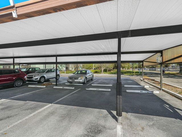 1130 N LAKE PARKER AVENUE A201, Lakeland, FL 33805