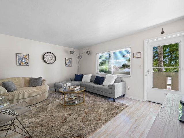 1130 N LAKE PARKER AVENUE A201, Lakeland, FL 33805