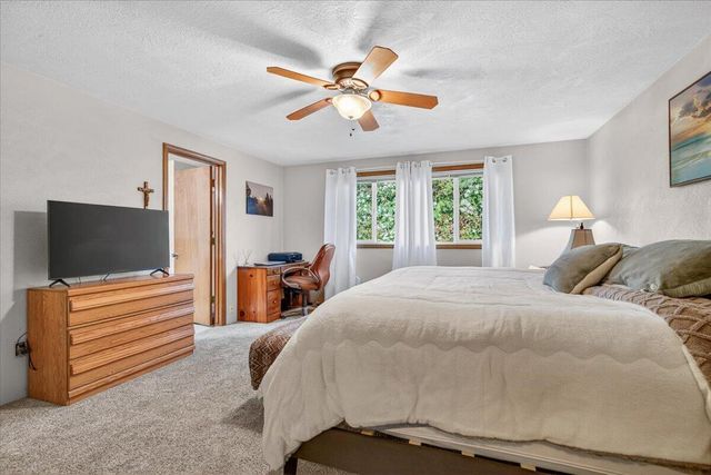 2390 Fairfield Drive, Medford, OR 97504