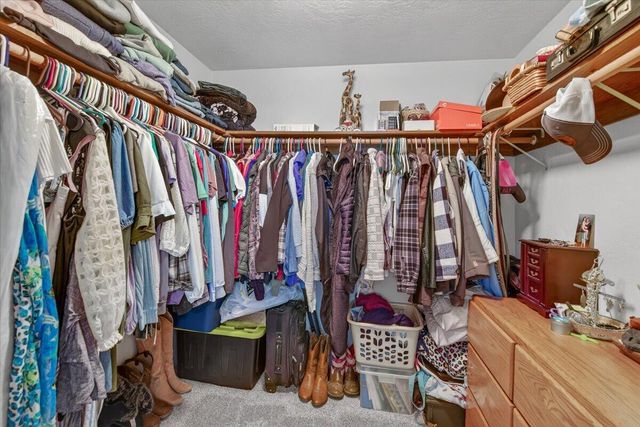 2390 Fairfield Drive, Medford, OR 97504