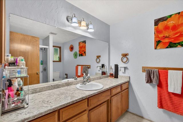 2390 Fairfield Drive, Medford, OR 97504