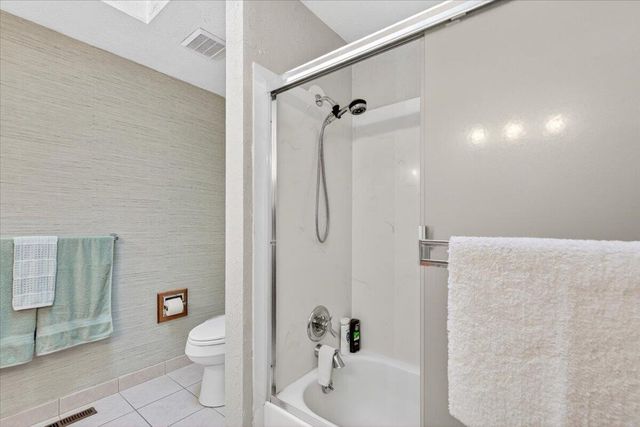 2390 Fairfield Drive, Medford, OR 97504