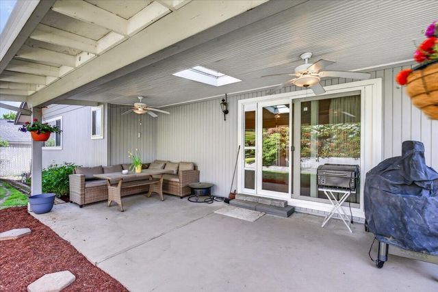 2390 Fairfield Drive, Medford, OR 97504