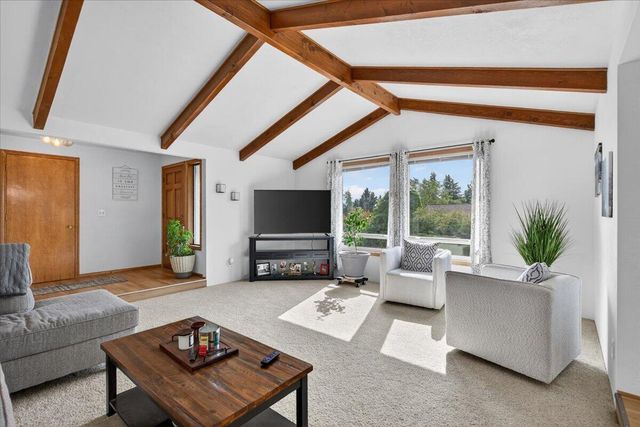 2390 Fairfield Drive, Medford, OR 97504