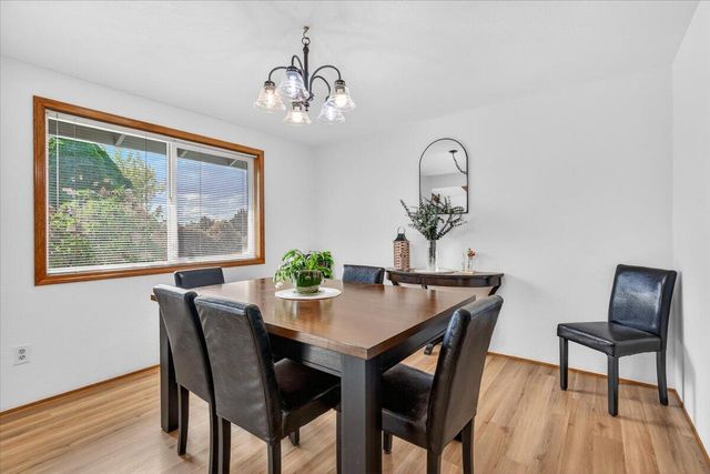 2390 Fairfield Drive, Medford, OR 97504