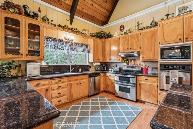 200 Birchwood, Lake Arrowhead, CA 92352