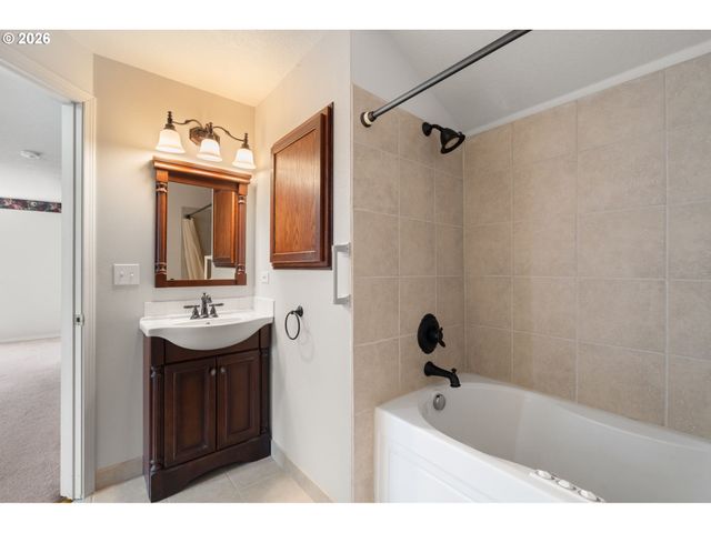 19097 Sw WILDCAT Ln, Beaverton, OR 97007