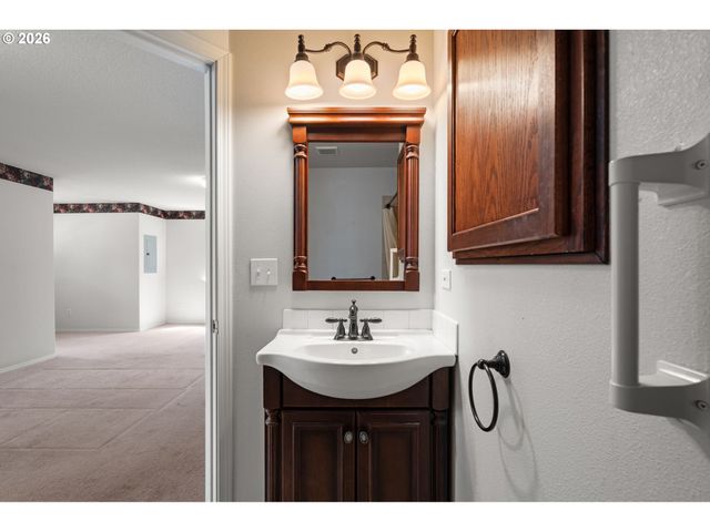 19097 Sw WILDCAT Ln, Beaverton, OR 97007
