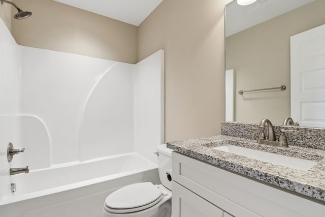 57 Hillside Cove Dr, Woodbury, TN 37190