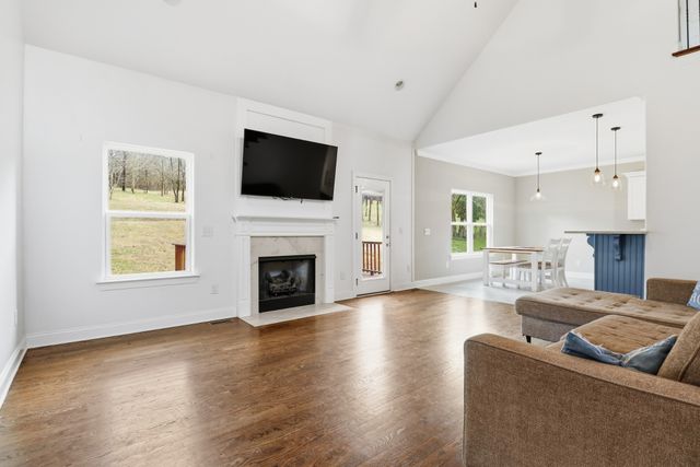 57 Hillside Cove Dr, Woodbury, TN 37190