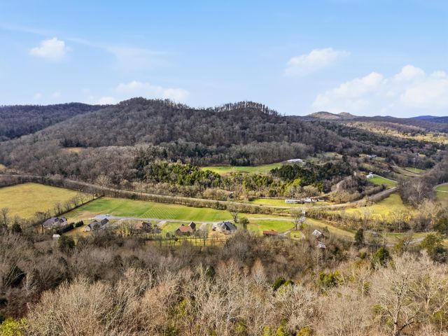 57 Hillside Cove Dr, Woodbury, TN 37190