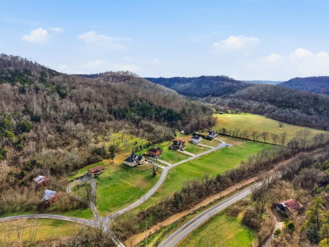 57 Hillside Cove Dr, Woodbury, TN 37190
